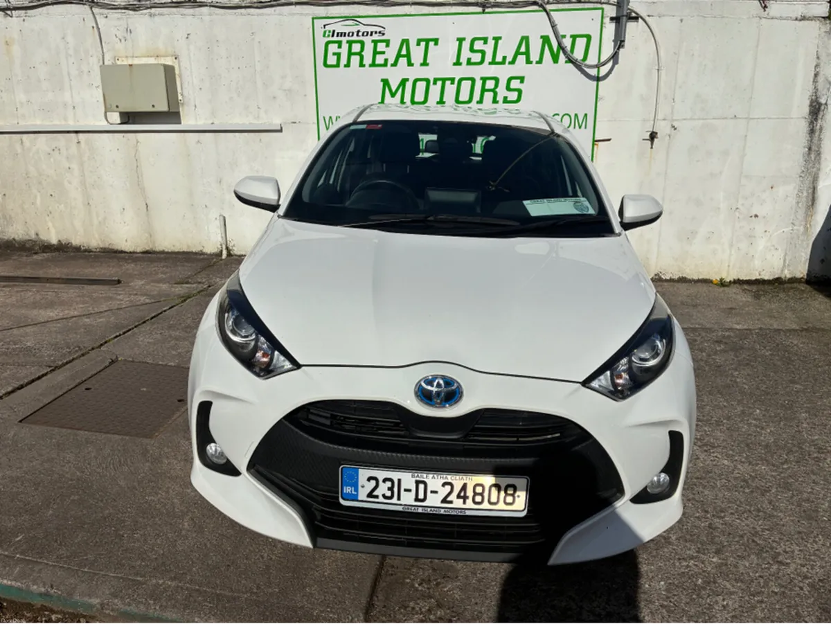 Toyota Yaris 1.5 HYBRID LUNA 4DR AUTO - Image 3