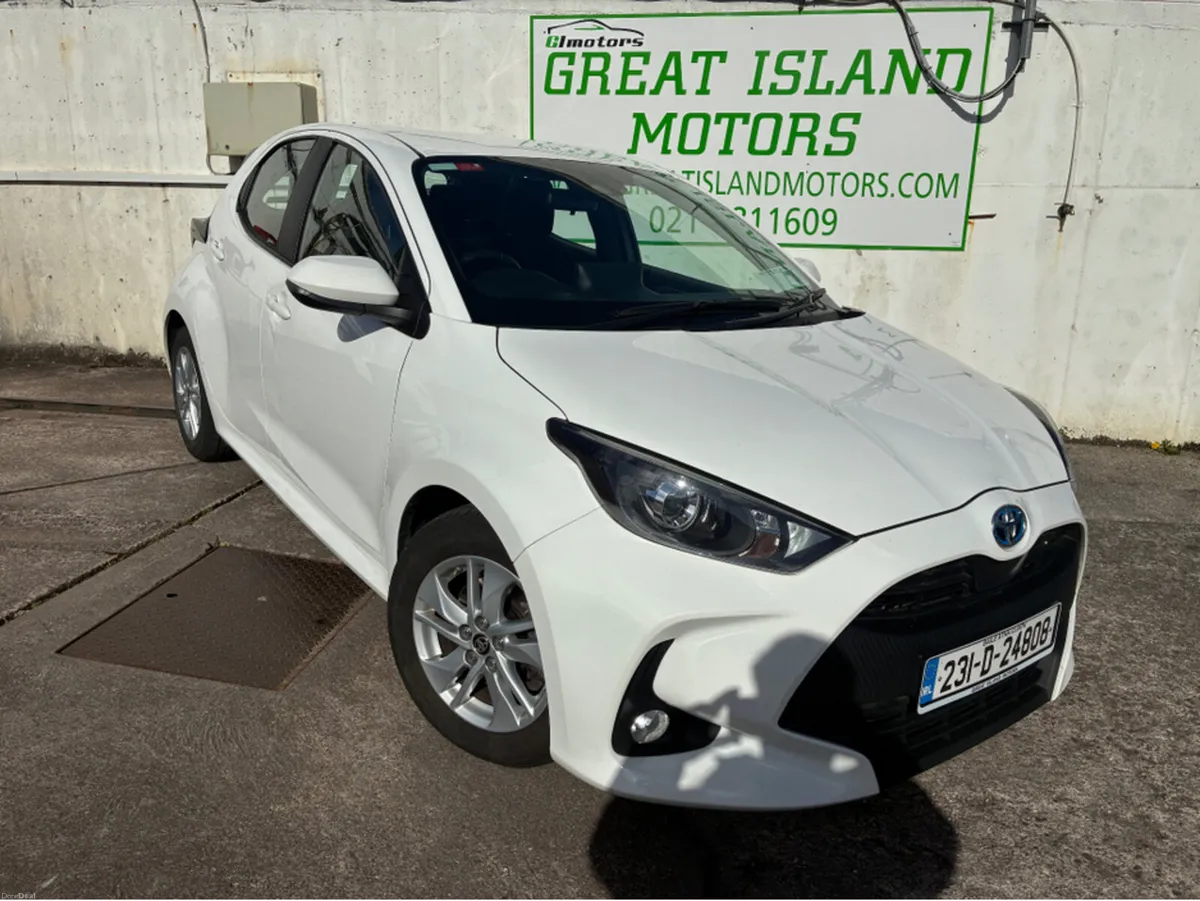 Toyota Yaris 1.5 HYBRID LUNA 4DR AUTO - Image 1