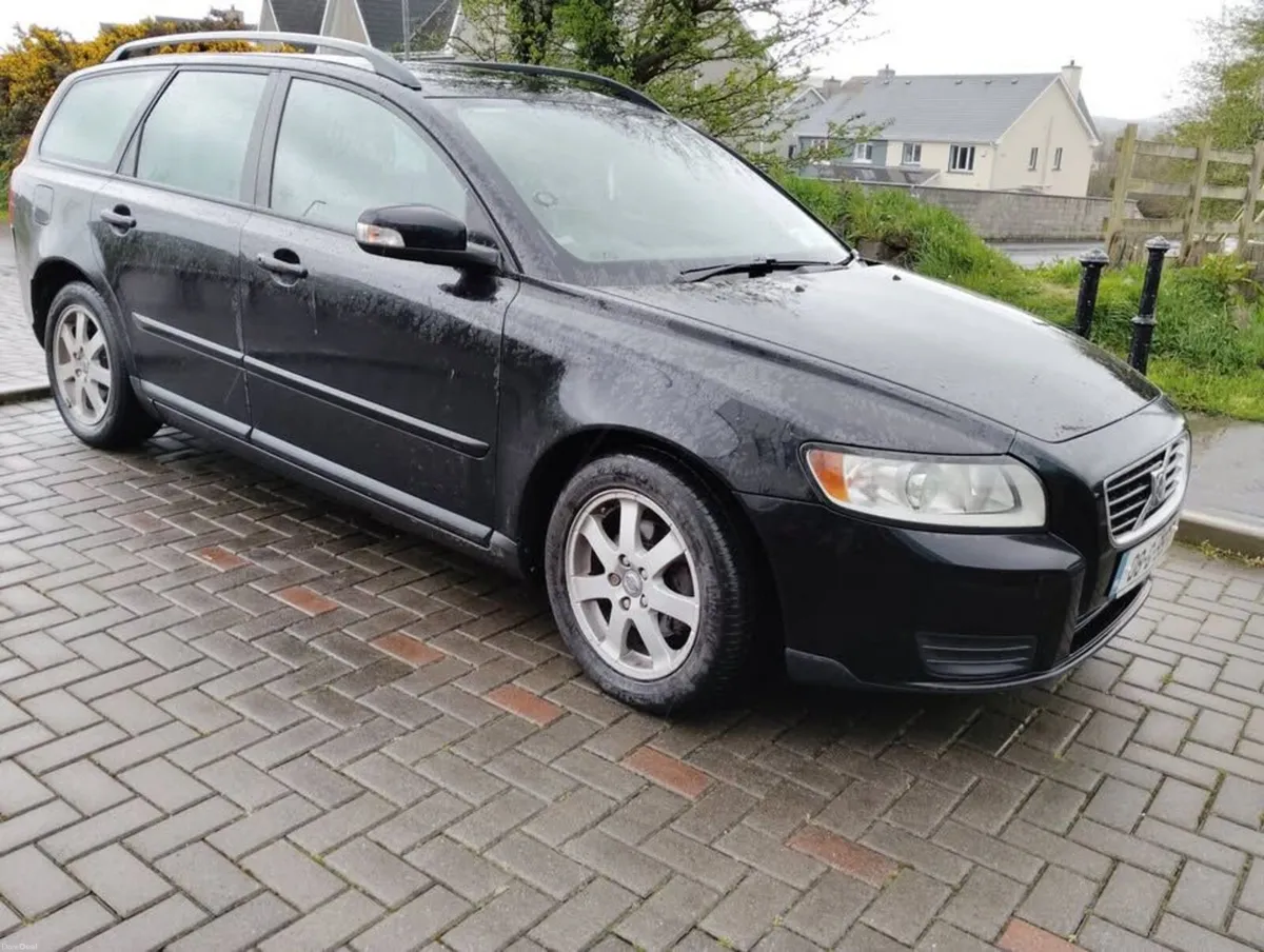 Volvo V50 2008 - Image 1