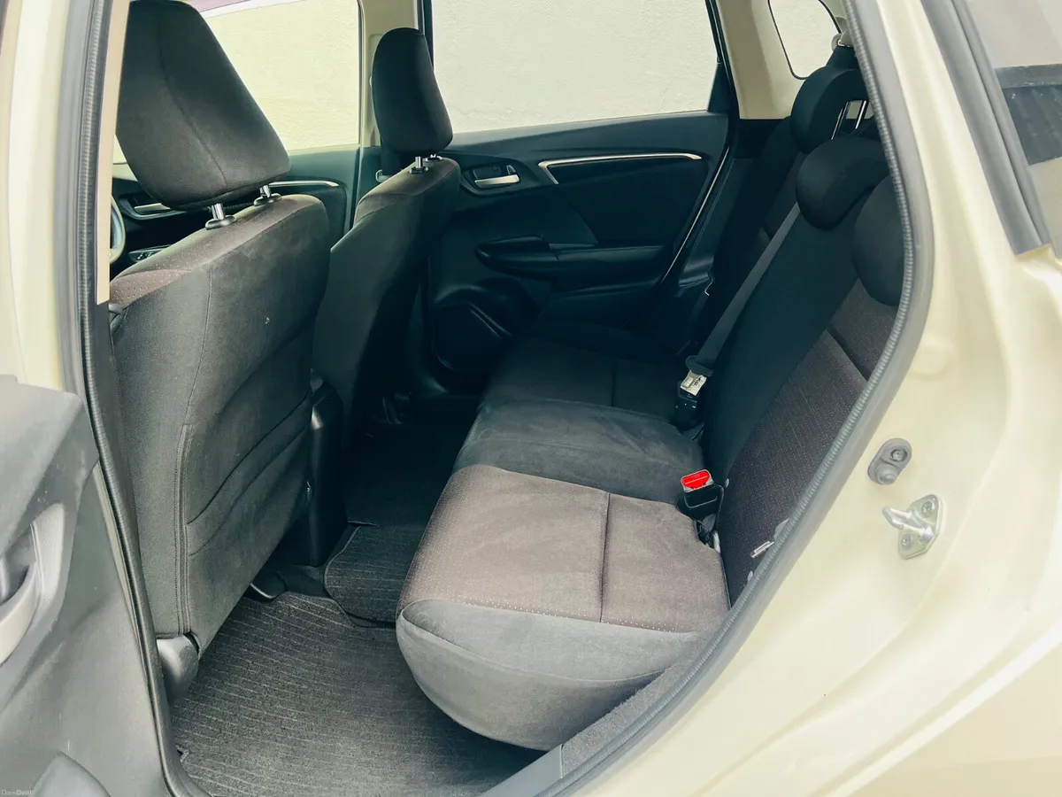 2016 Honda Fit 1.5 Hybird low kms - Image 4