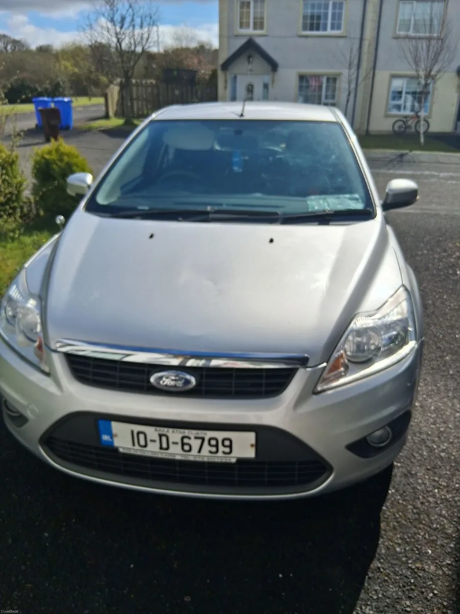 Ford Focus 2010 - Image 2