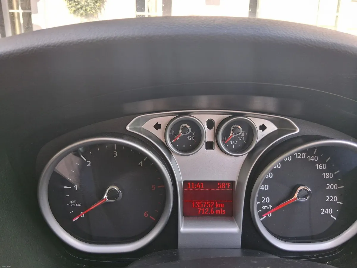 Ford Focus 2010 - Image 4