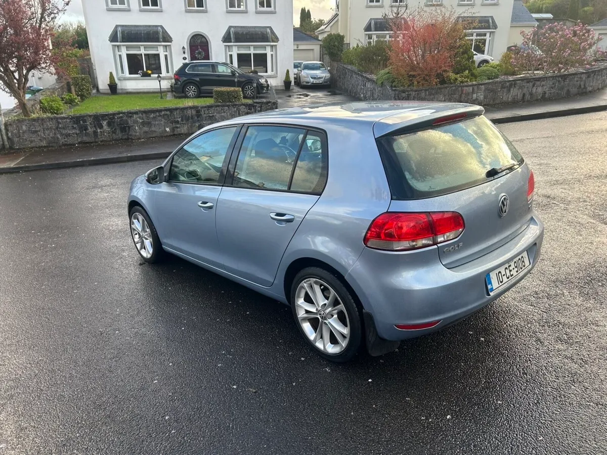 2010 Volkswagen Golf - Image 4