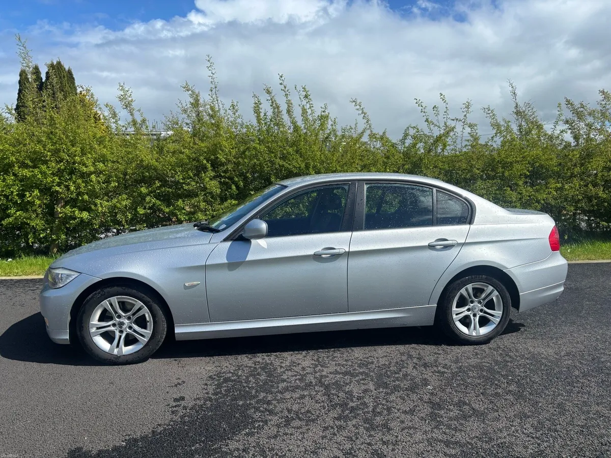 BMW 3 Series Diesel Leather 2010 - Image 2