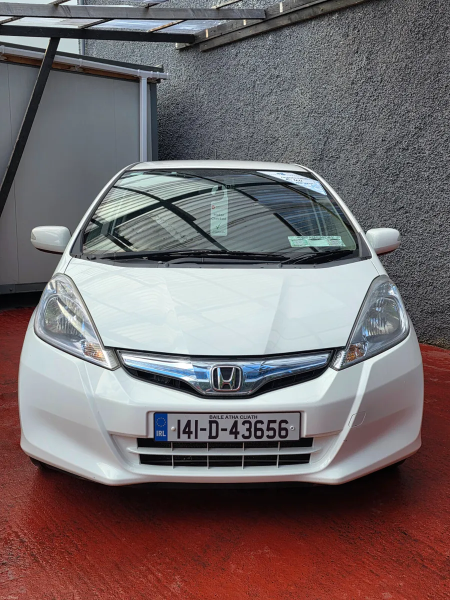 2014 Honda Fit 1.5 Automatic (hybrid) low mileage - Image 2