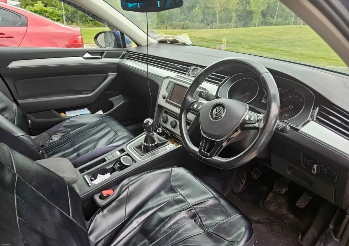 Volkswagen Passat 2016 - Image 6
