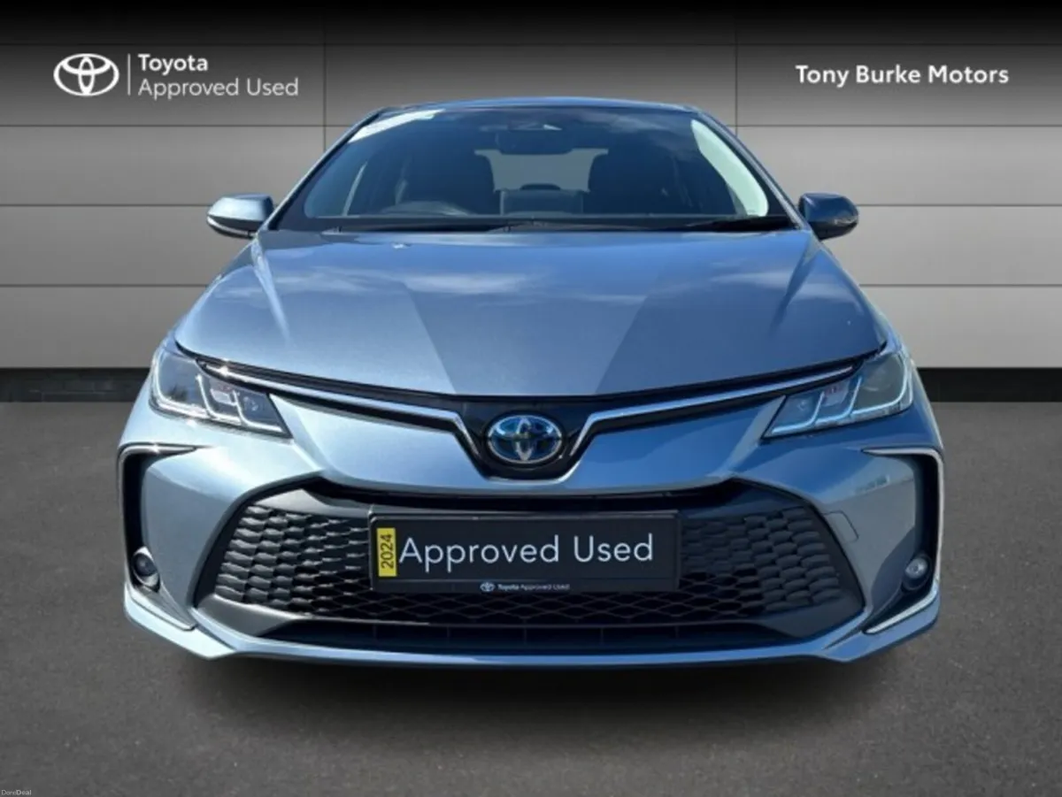 Toyota Corolla Saloon - LUNASPORT Edition - 1.8 Hy - Image 5
