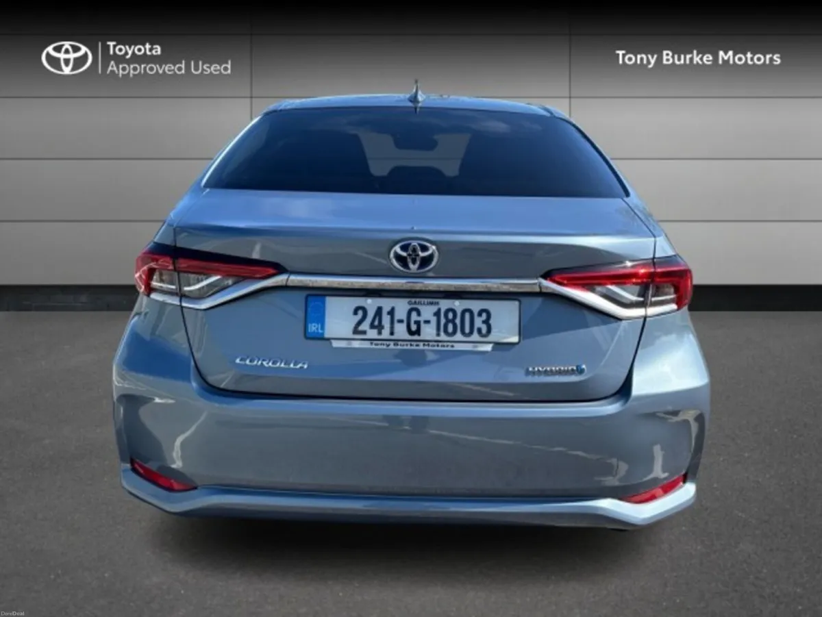 Toyota Corolla Saloon - LUNASPORT Edition - 1.8 Hy - Image 6