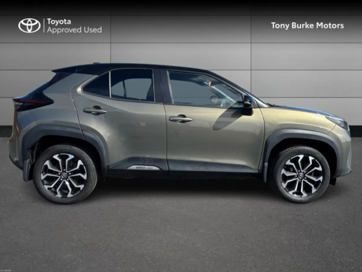 Toyota Yaris Cross LunaSport - BiTone - 1.5 Hybrid - Image 3