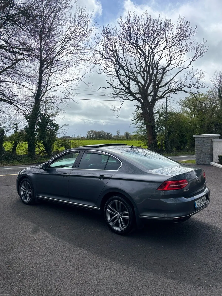 Volkswagen Passat - Image 4