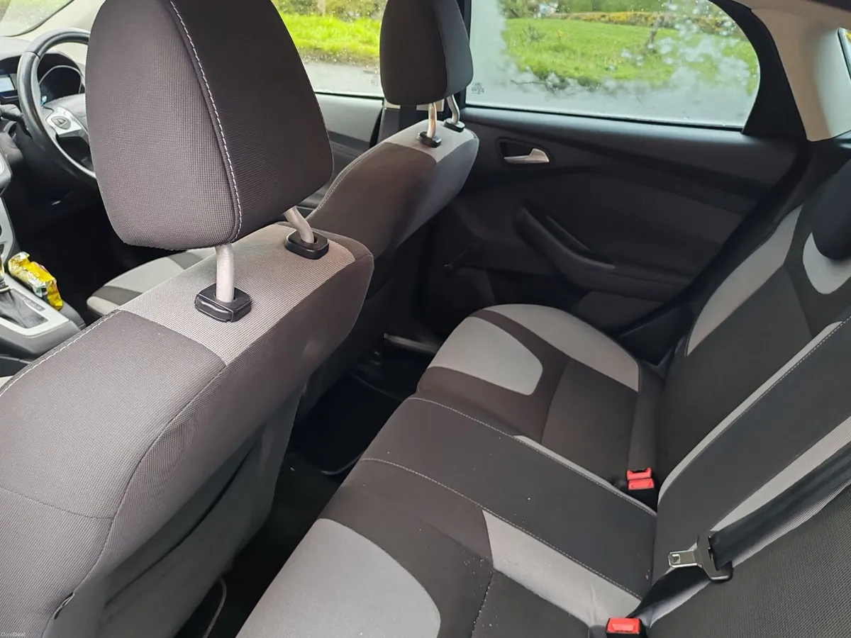 Ford Focus 2012 - Image 2