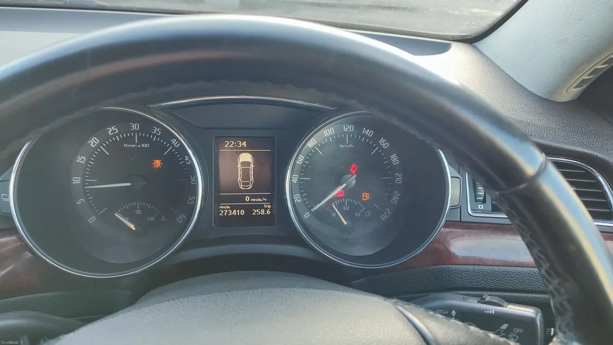 Skoda Superb 2011 - Image 4