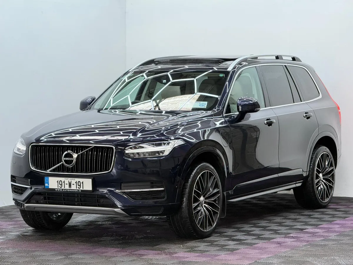2019 Volvo XC90 PHEV Momentum, 7 seater - Image 3