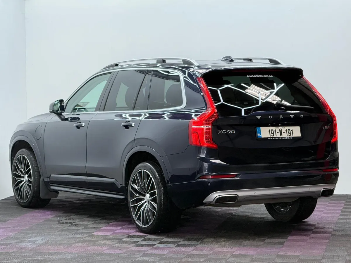 2019 Volvo XC90 PHEV Momentum, 7 seater - Image 4