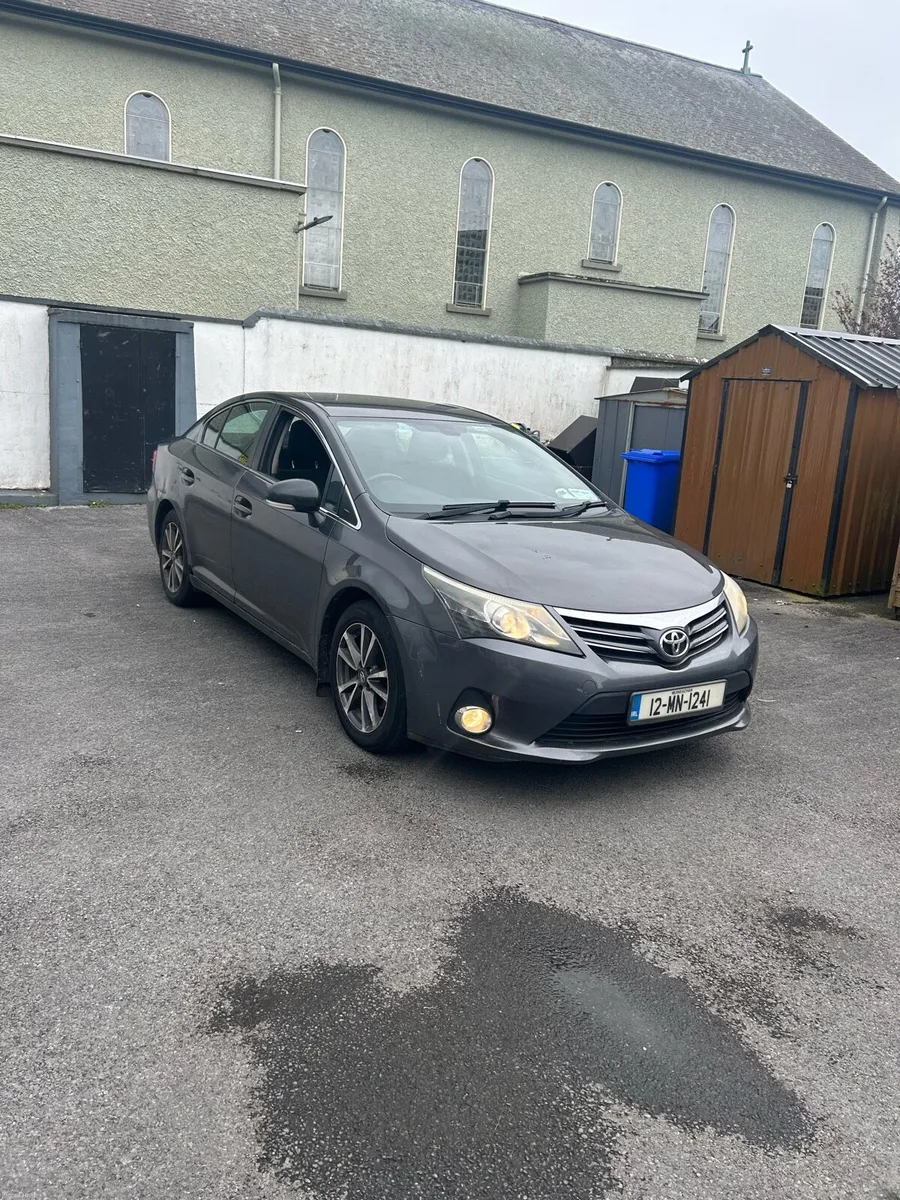 2012 Toyota avensis TR 2.0 d4d - Image 1