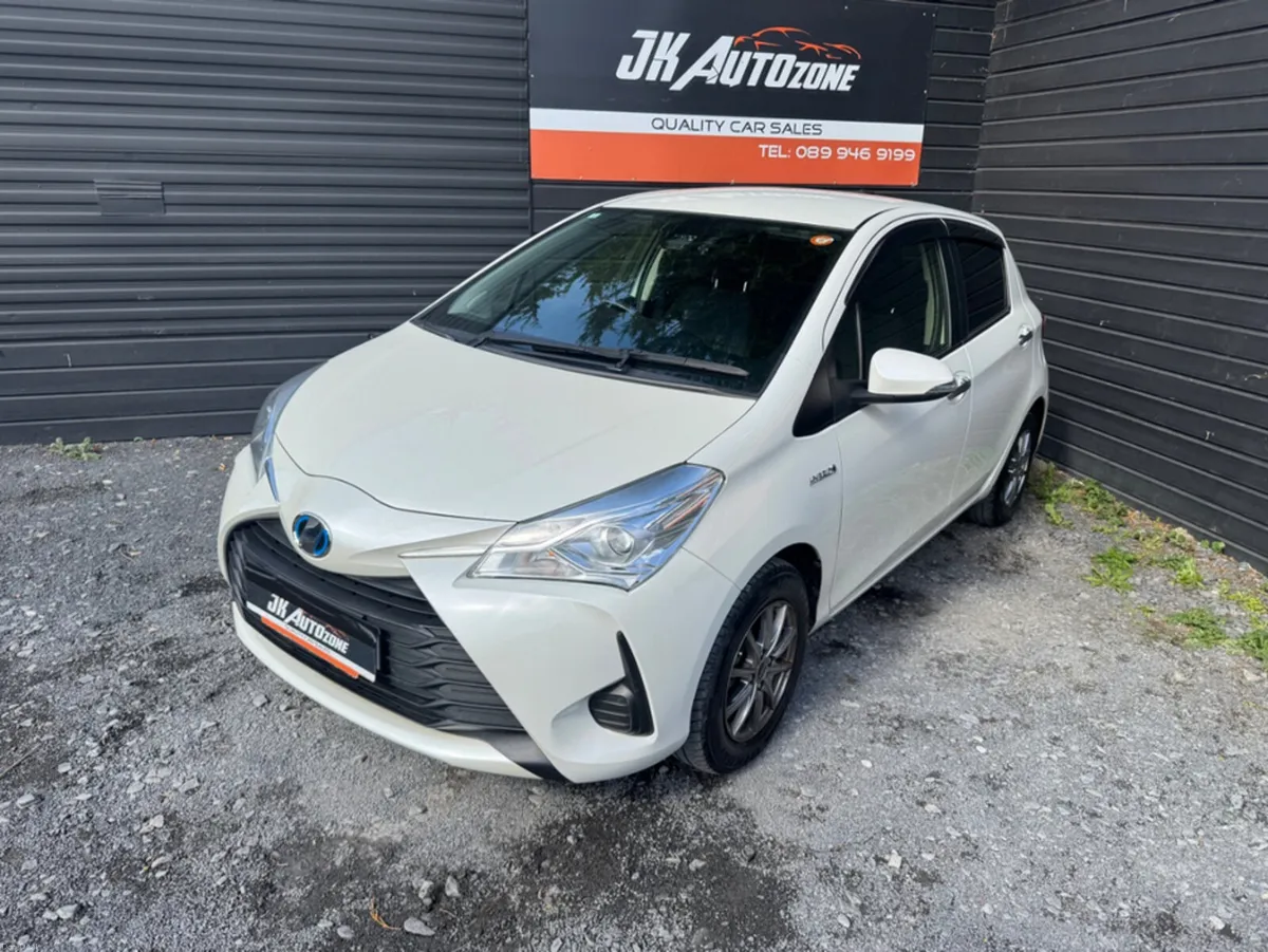 Toyota Yaris VITZ 1.5 HYBRID AUTO - Image 2