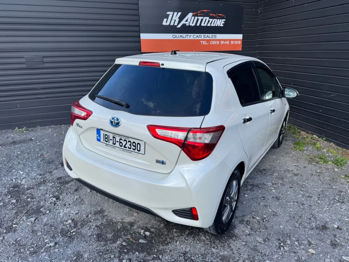 Toyota Yaris VITZ 1.5 HYBRID AUTO - Image 4