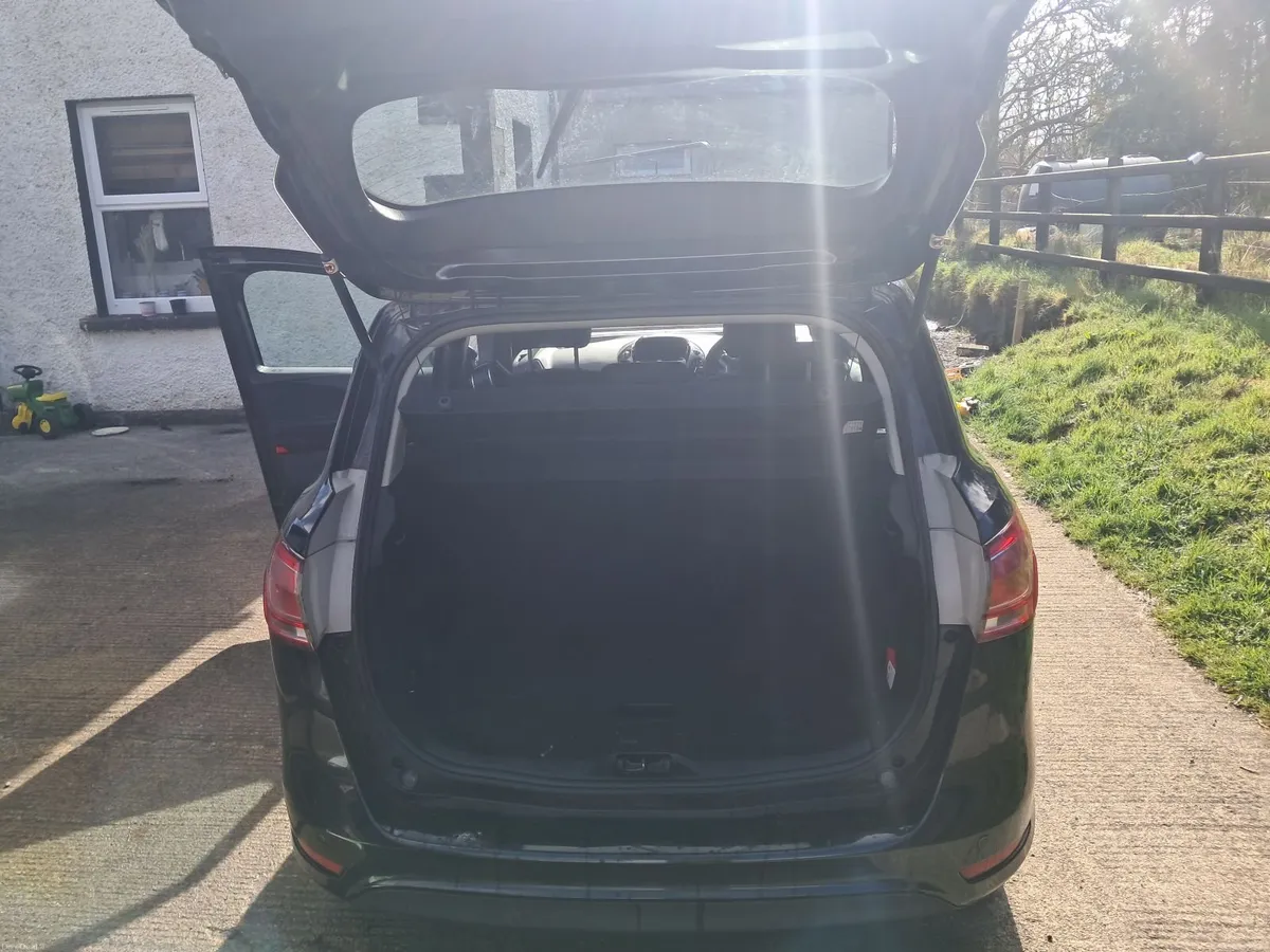 Ford B-Max 2015 - Image 2