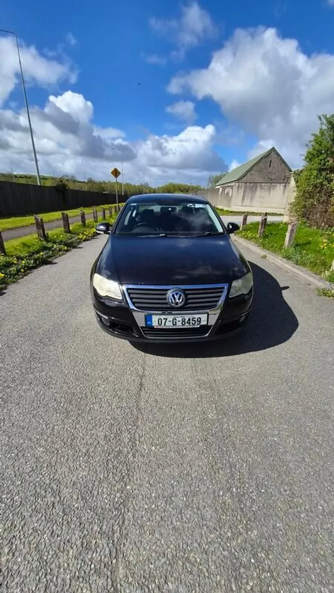 2007 Volkswagen Passat - Image 1