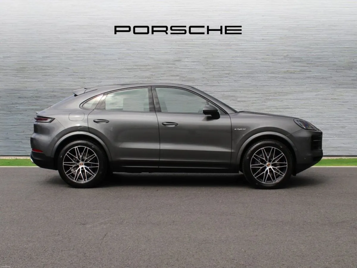Porsche Cayenne E-Hybrid Coupe (New) - Image 4
