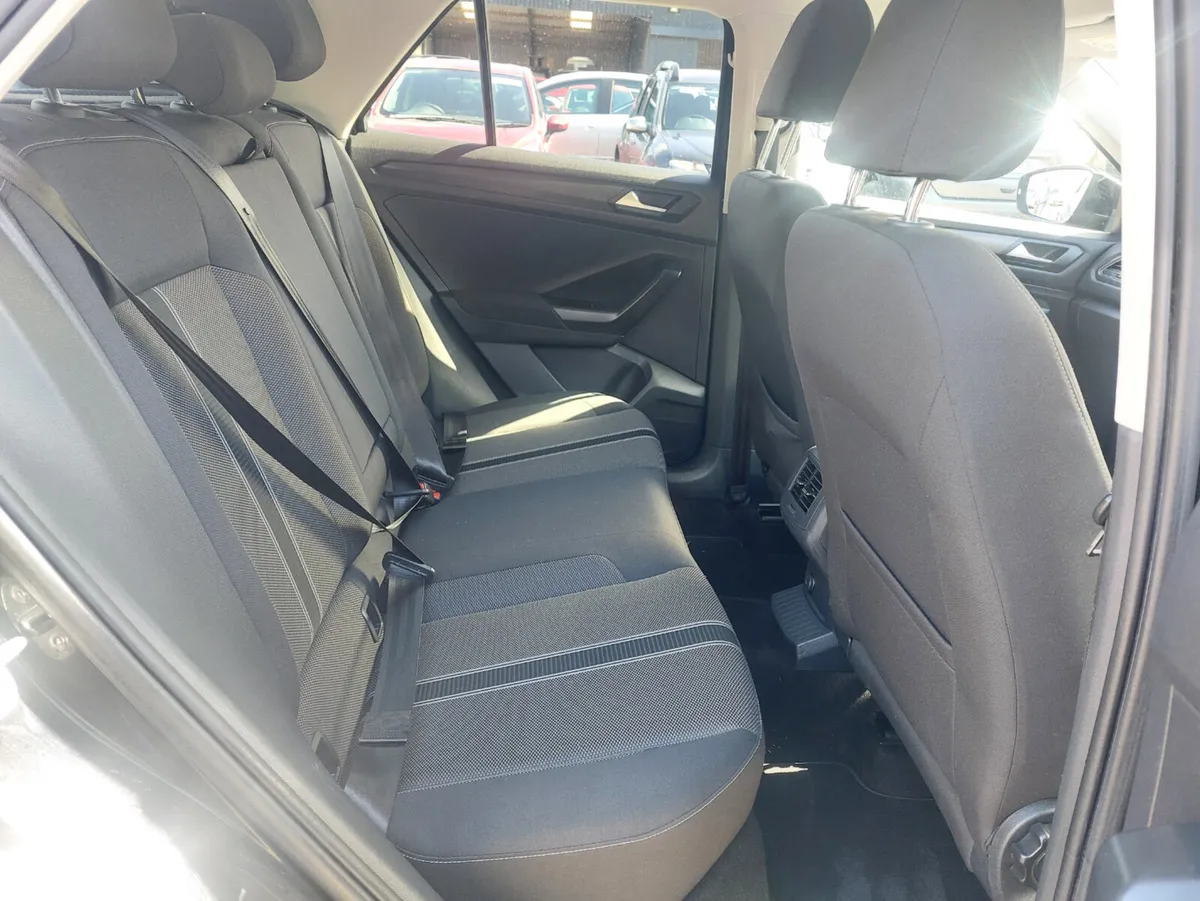 Volkswagen T-Roc 2018 - Image 4