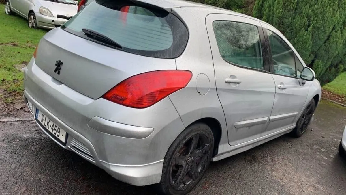 Peugeot 308 2011 - Image 2