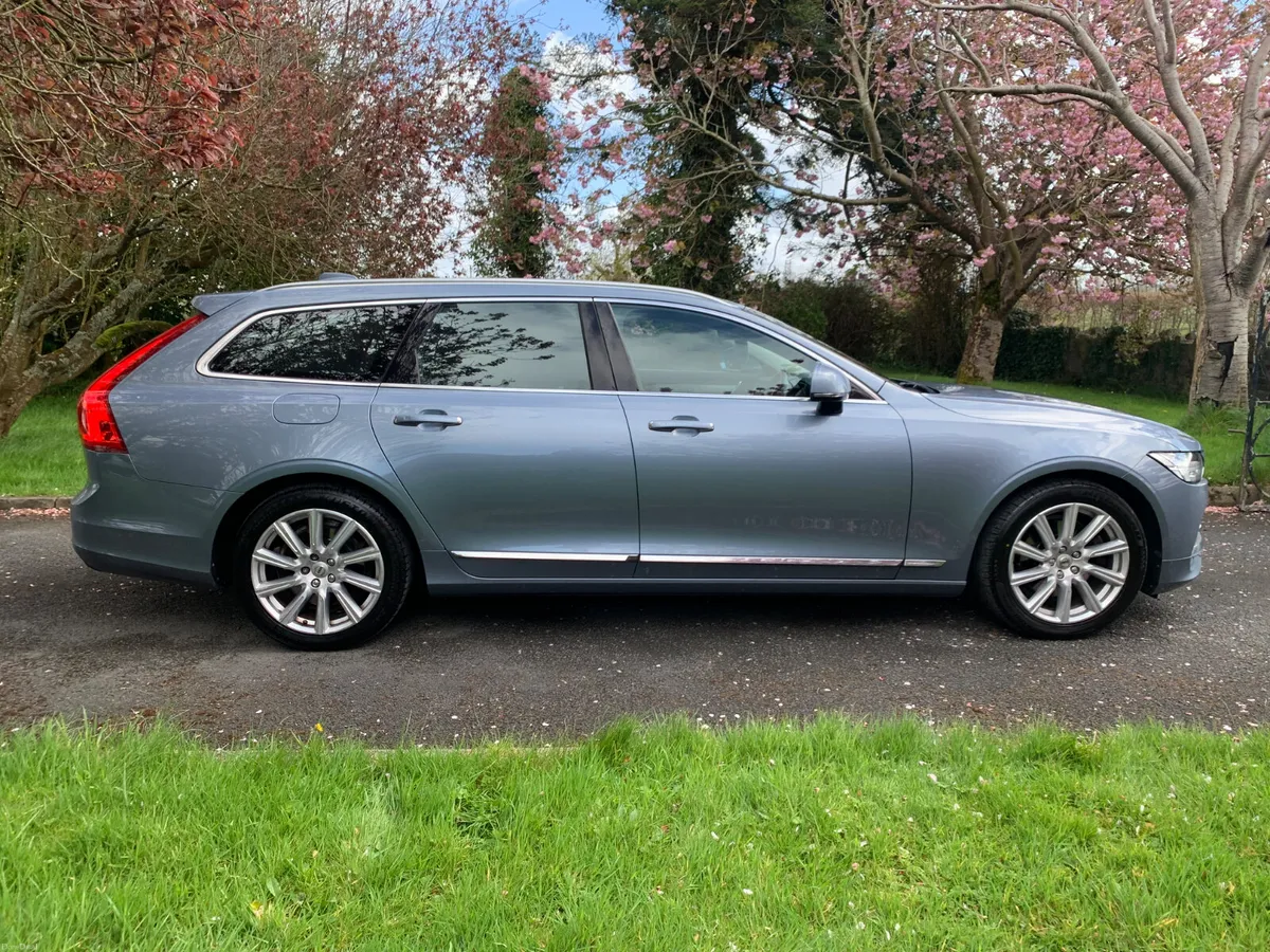 Volvo V90 2017 V90 Inscription - Image 2