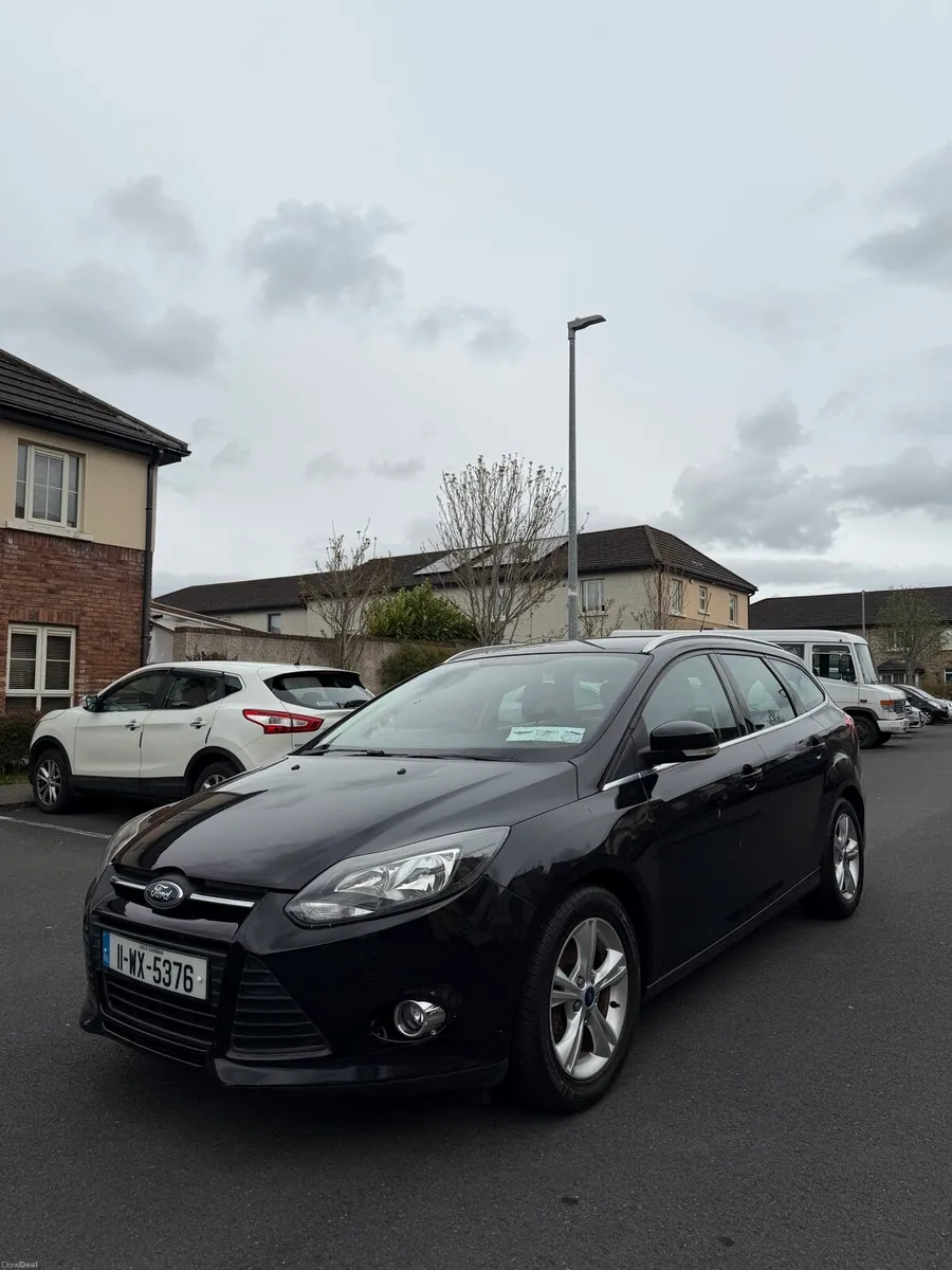 Ford Focus 1.6 Petrol Automatic - Image 4