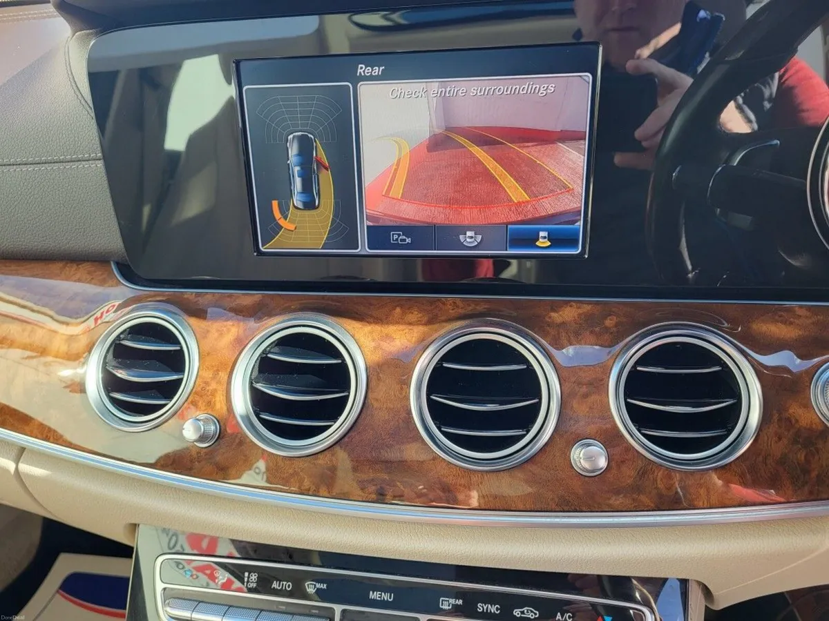 Mercedes-Benz E-Class E 220 D EXCLUSIVE A/T - Image 3