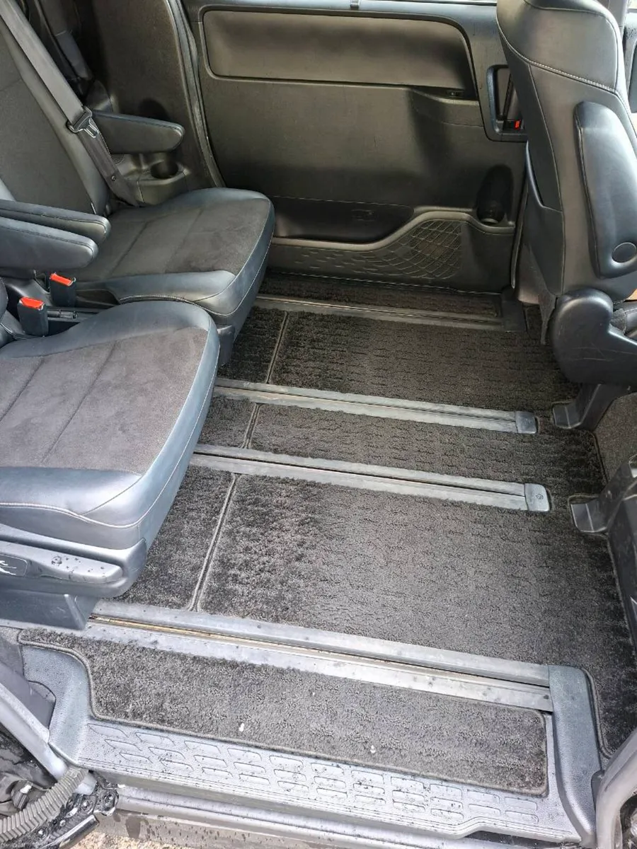 Toyota voxy / noah 1.8 hybrid - Image 3