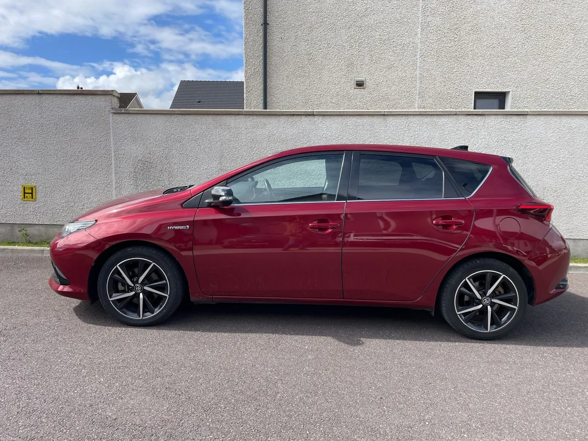 Toyota Auris 2018 Luna Sport - Image 3