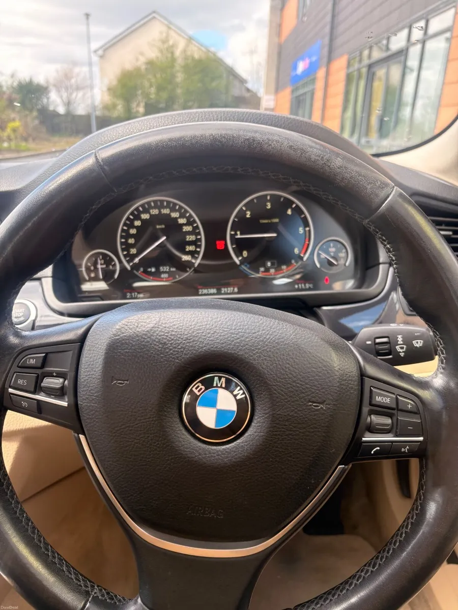 BMW 5-Series 2014 - Image 6