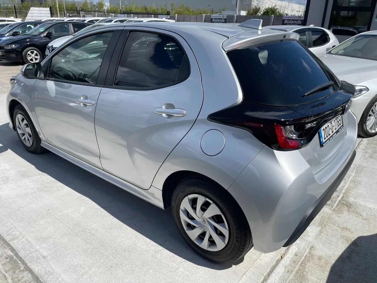 202 Toyota Yaris Hybrid 1.5 Automatic 5dr Model - Image 4