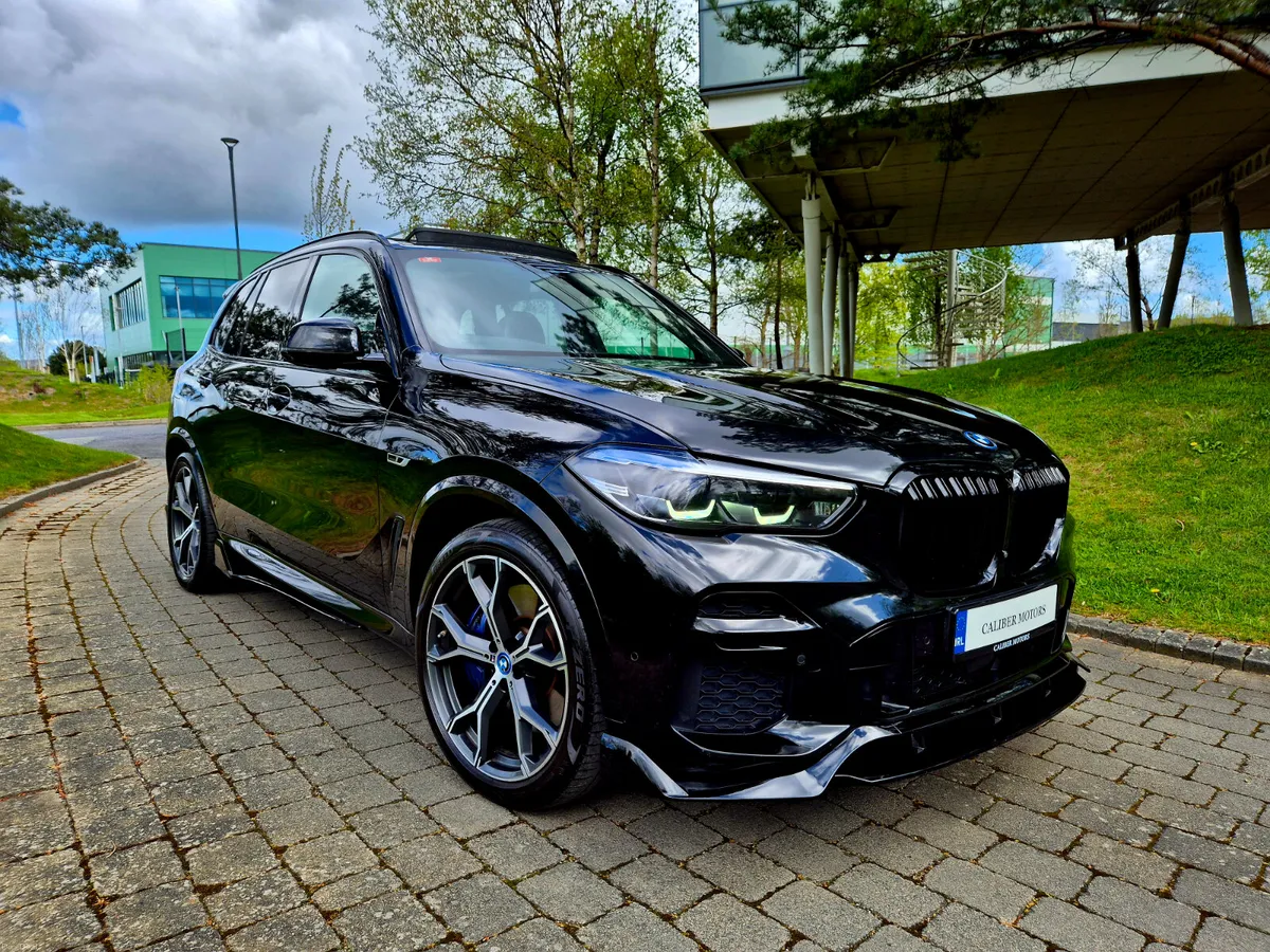 231 BMW X5 45e X Drive M Sport ULTIMATE - Image 1