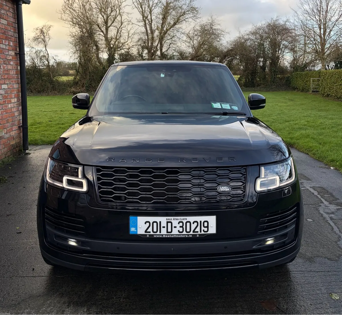 Land Rover Range Rover P400e Autobiography - Image 1