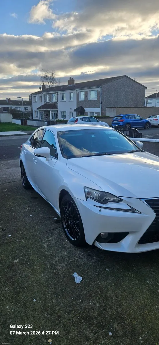 Lexus IS 2013 - Image 1
