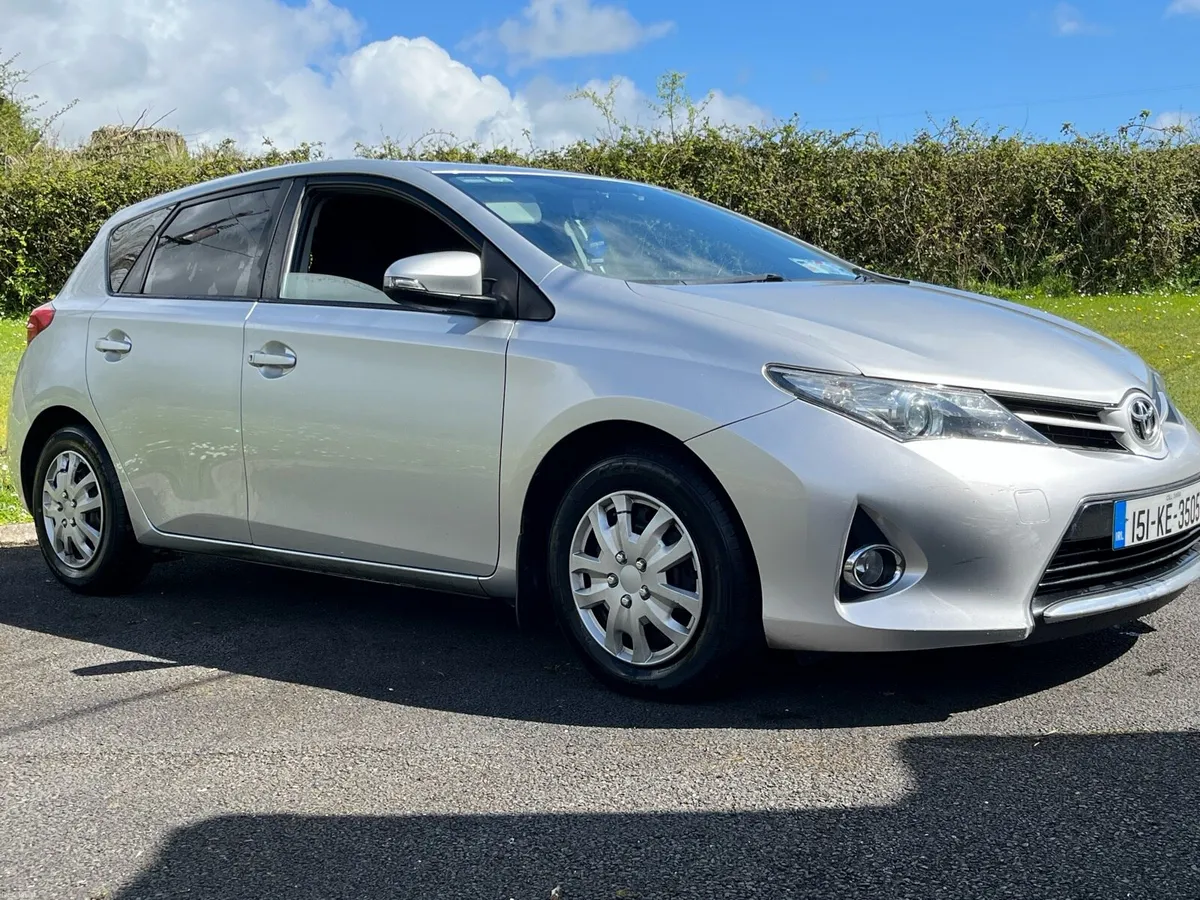 Toyota Auris CAR VAN - Image 1