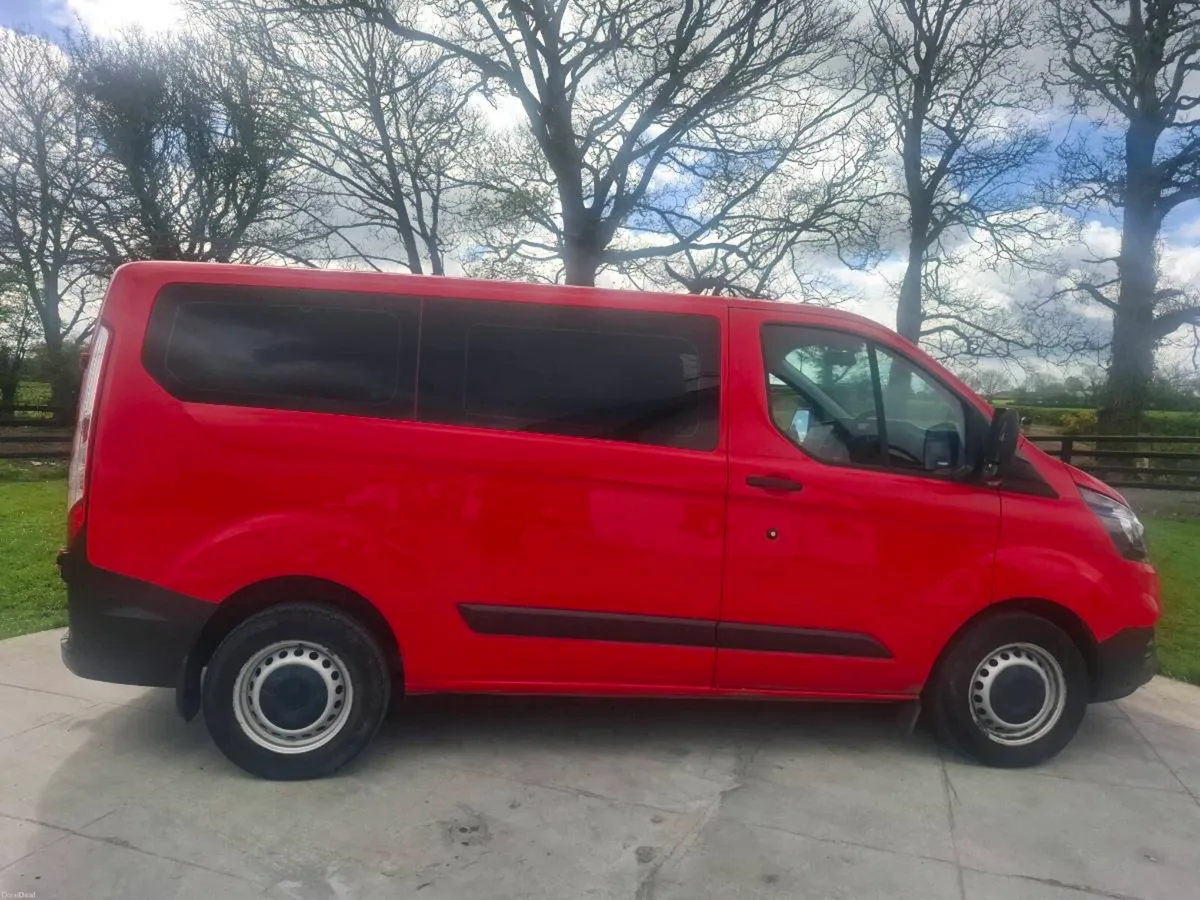 Ford Custom Combi 9 seater family car / MPV - Image 3