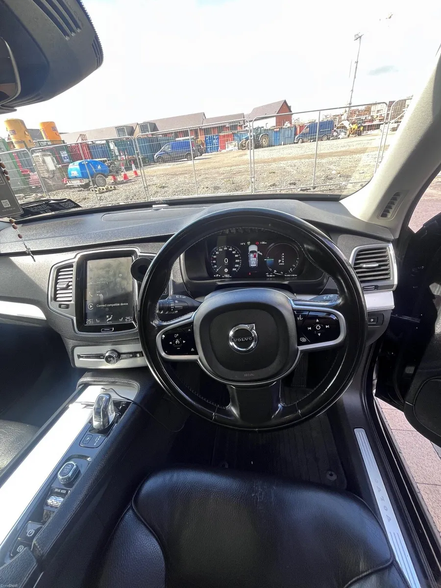 Volvo XC90 Momentum Petrol Plugin Hybrid(PHEV) - Image 4