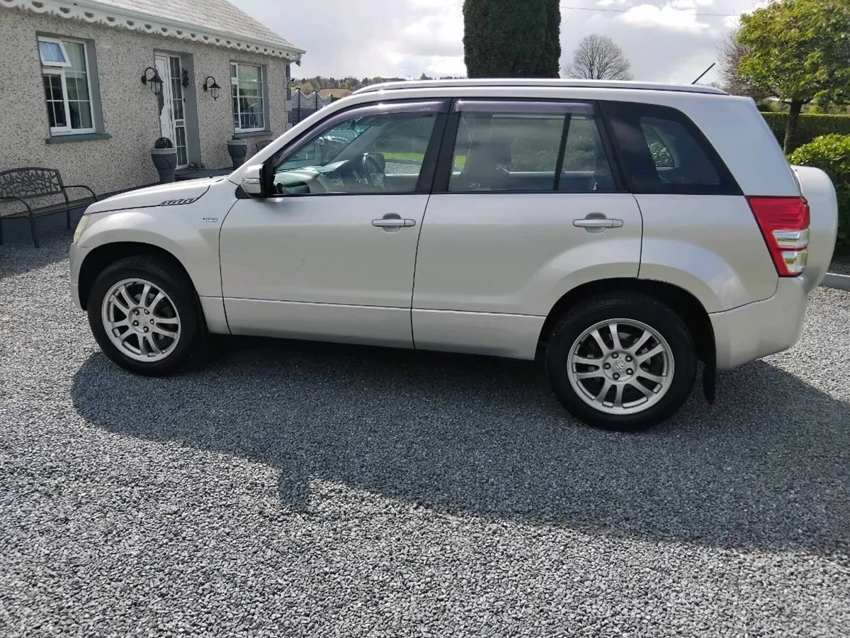 12 SUZUKI Vitara  4x4 NEW NCT LOW KMS - Image 4