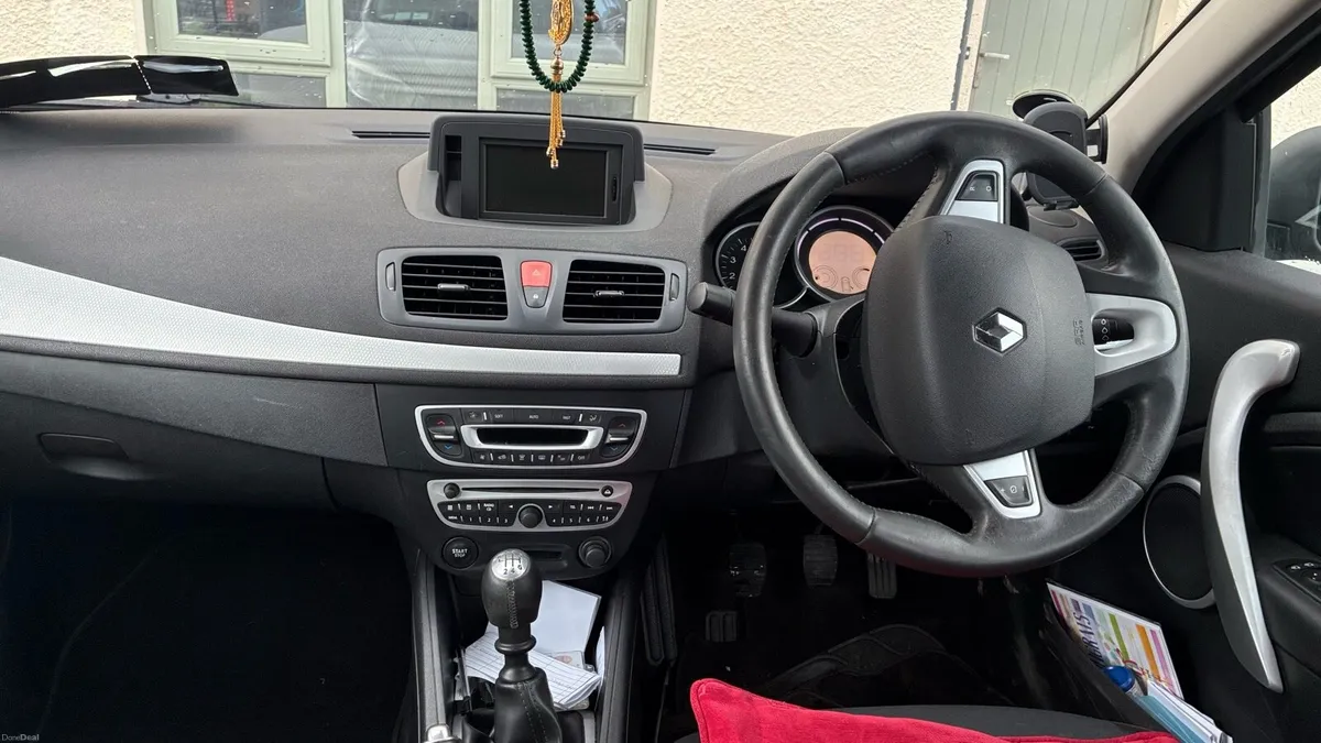 Renault Fluence 2011 - Image 1