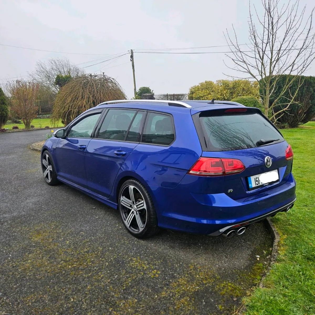 2015 Volkswagon Golf R Wagon - Image 4