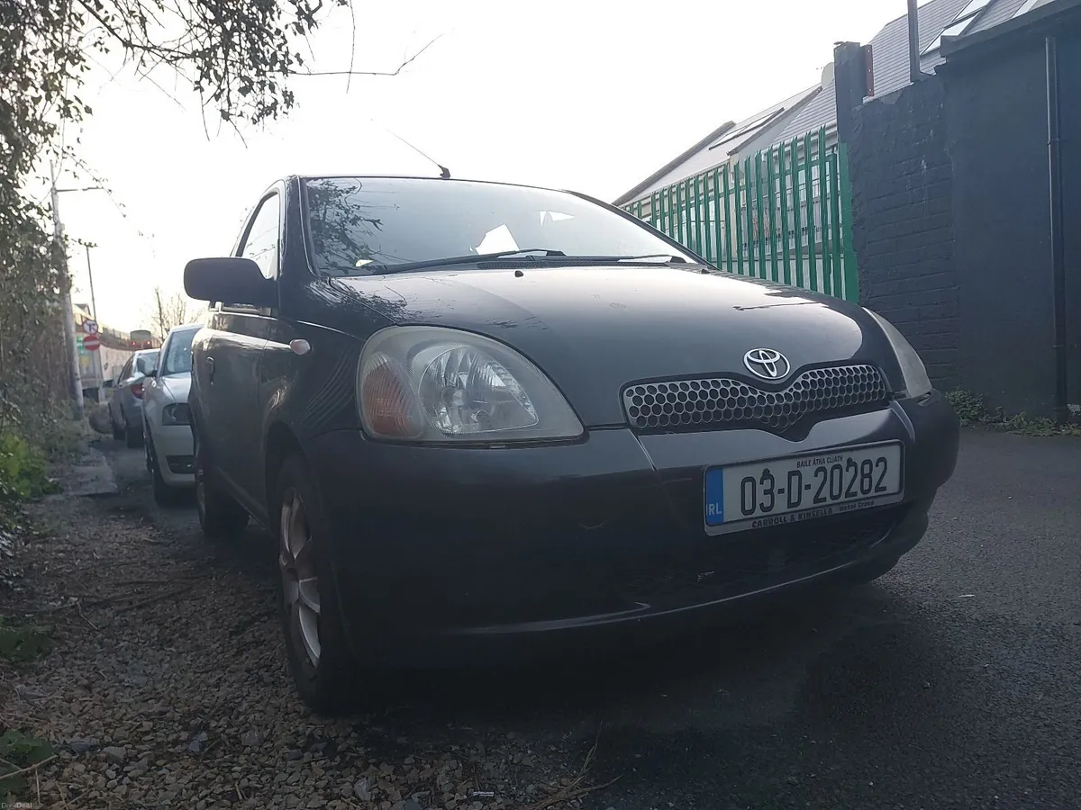 Toyota Yaris 2003 - Image 1