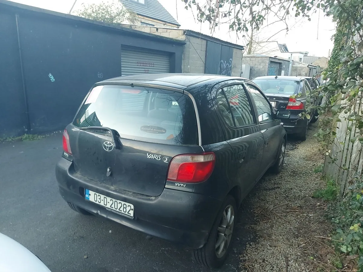 Toyota Yaris 2003 - Image 2