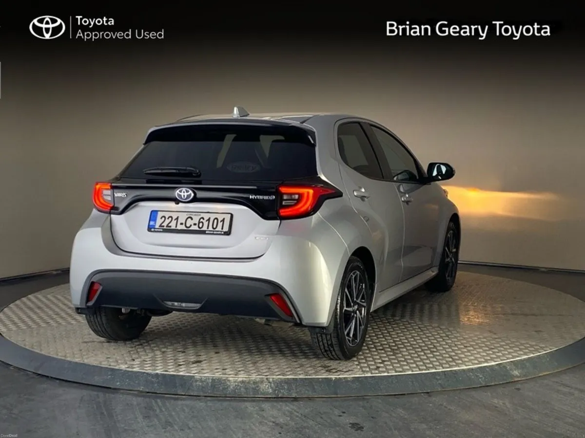 Toyota Yaris HYBRID LUNA SPORT - Image 2
