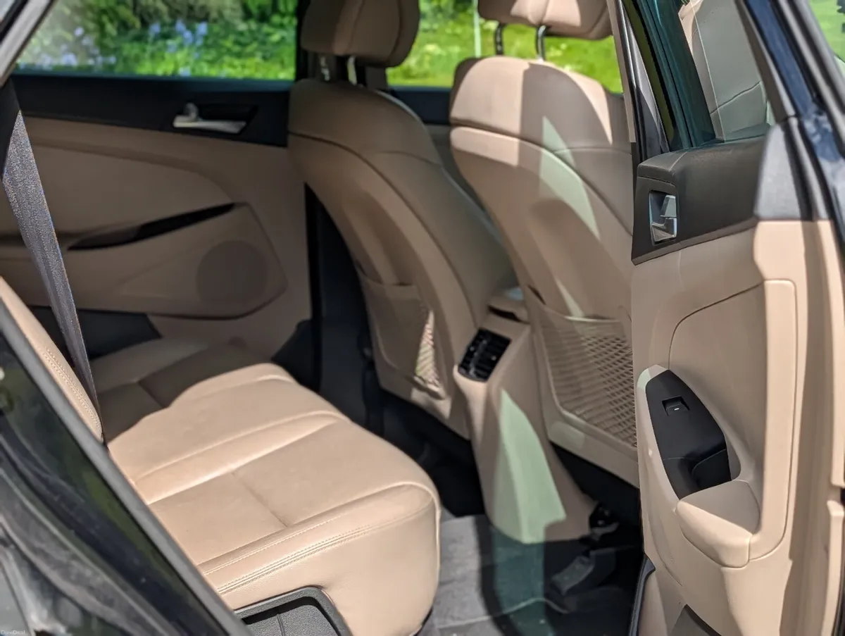 2017 Hyundai Tucson 1.7 Diesel warranty available - Image 4