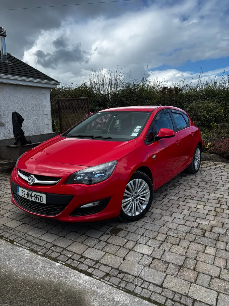 Vauxhall Astra / NCT 2027 - Image 2