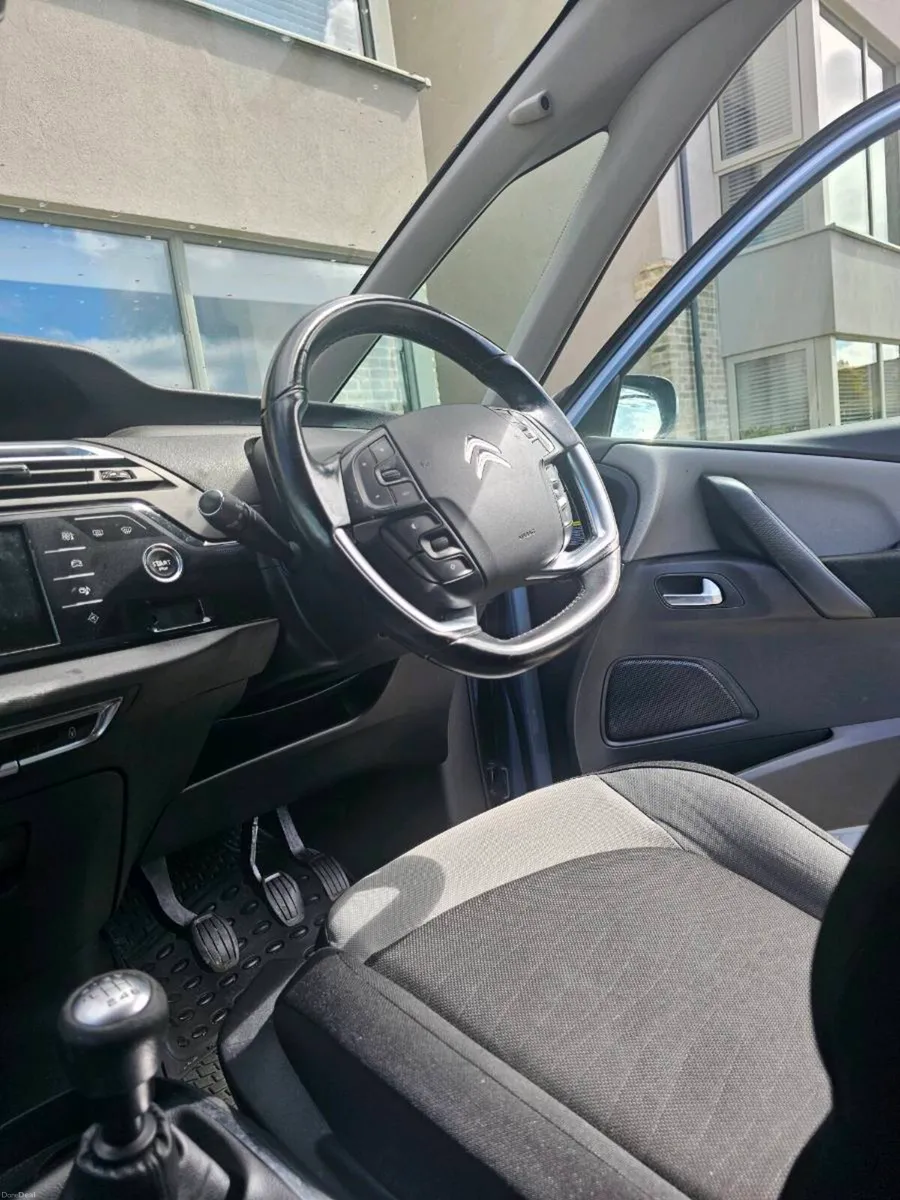Citroen picasso C4 7seater 135.000 kms diesel 1.6l - Image 4