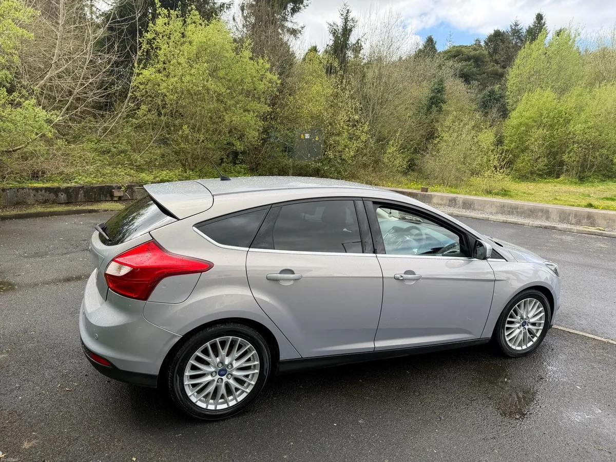 142 Ford Focus New Nct 4/27 - Image 2