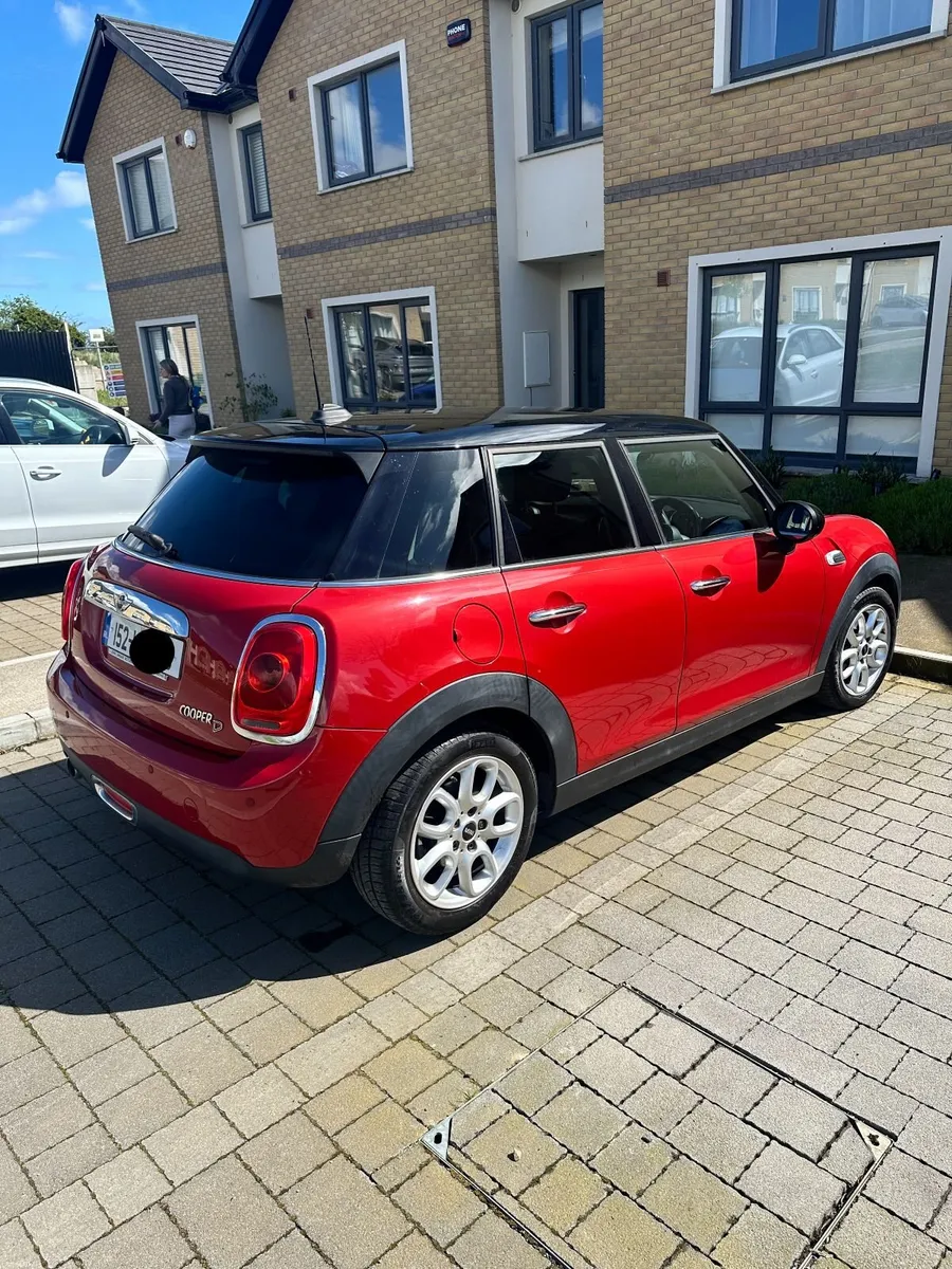 Mini Cooper 1.5 5DR - Image 2